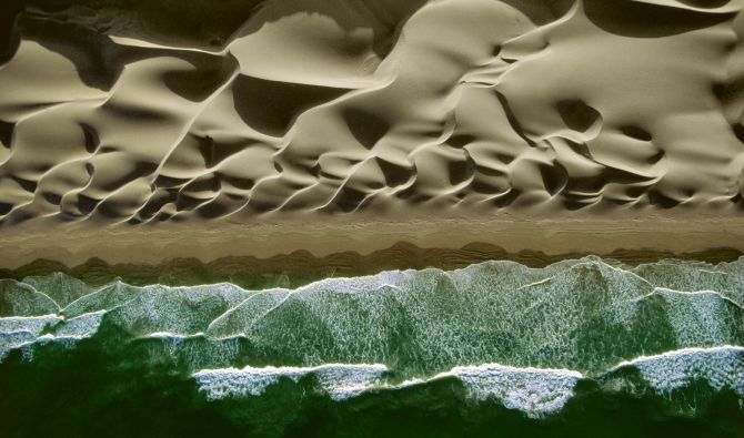 Полет над дюните - Нational Geographic 11 брой- 2012